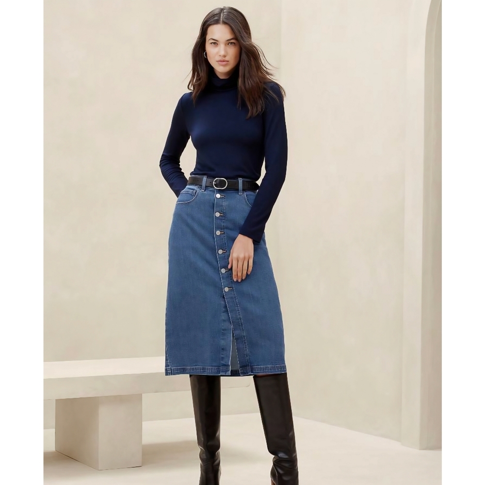 NWT Banana Republic Denim Knee-Length Skirt